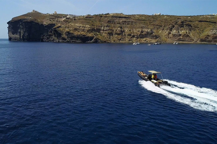 Luxury Rib Boat Cruise with a rich meal and drinks